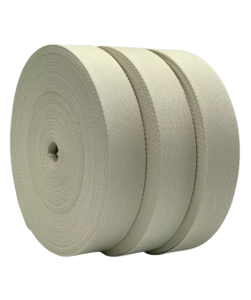 Fita bege, enrolada em rolo, ideal para fabricação de alças de bolsa